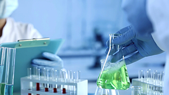 ������������ɭҩ��safinamideII/III���ٴ��ֳ�