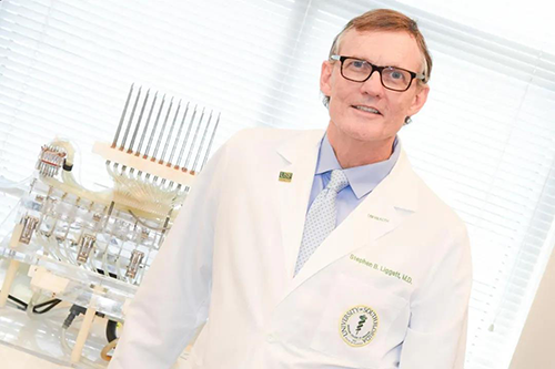 ˹�ٷҡ������أ�Stephen Liggett����ʿ